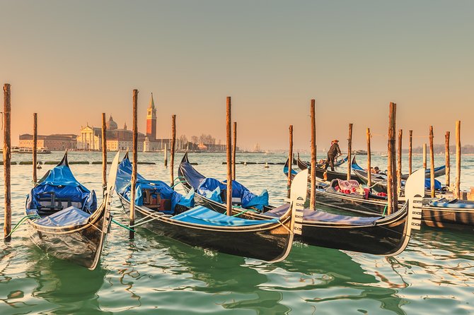 Venice Walking Tour and Gondola Ride - The Grand Canal and Rialto Bridge by gondola