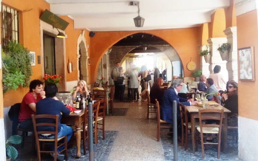 Verona: History and Hidden Gems Guided Walking Tour - Juliet’s house and the difference between story and history