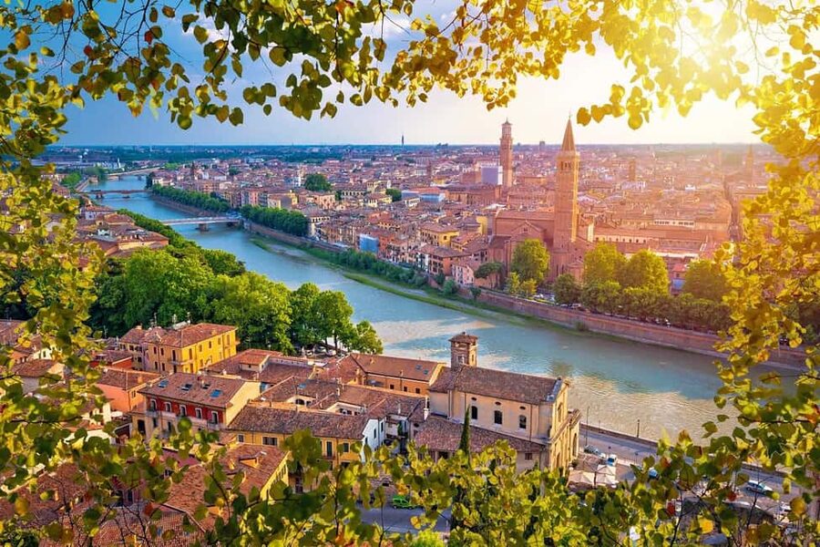 Verona: Small Group Guided Walking Tour with Arena Tickets - Juliet’s balcony, Romeo’s house, and the limits of the legend