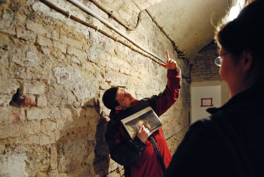Vienna: 1.5-Hour Underground Walking Tour - Key points at a glance
