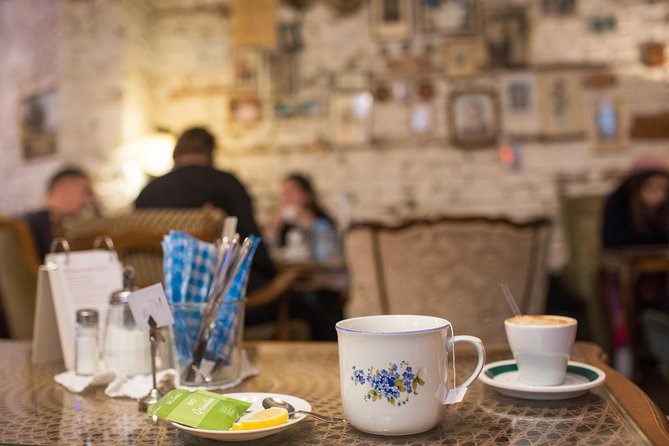 Vienna for Food Lovers: Cafés, Markets & Austrian Cuisine - Café Korb: a proper Viennese coffee break