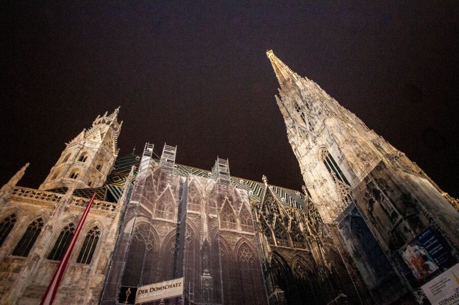Vienna: Ghosts and Legends Guided Nighttime Walking Tour - What the two-hour format feels like