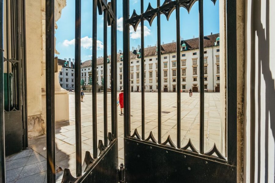 Vienna: Guided Walking Tour of City Center Highlights - The Spanish Riding School from the outside