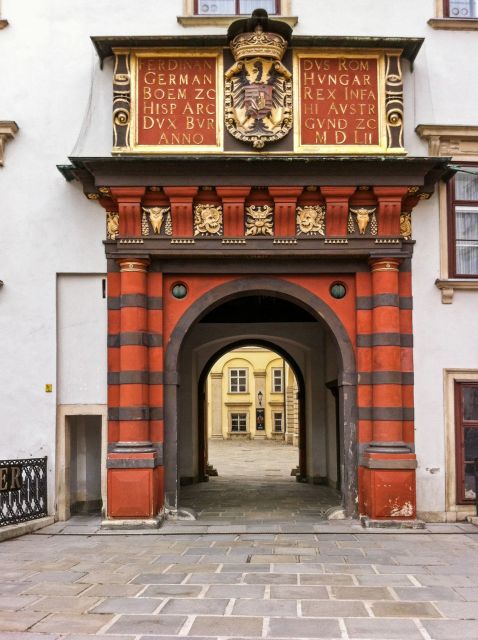 Vienna: Guided Walking Tour of City Center Highlights - How the guides shape the experience