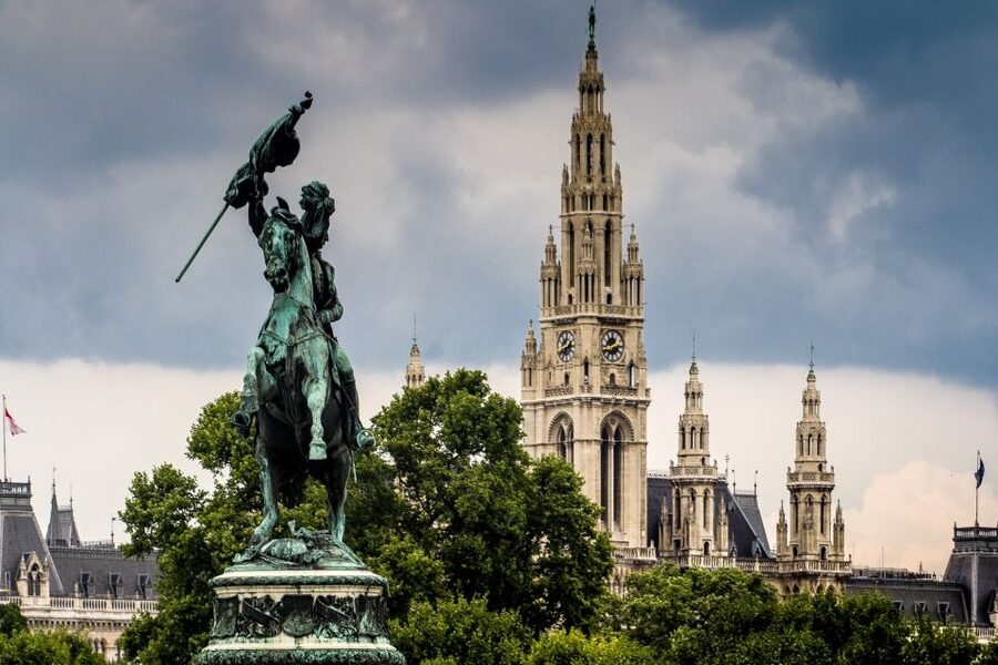 Vienna: World War II Historical Walking Tour - Starting at the Albertina: Vienna before the catastrophe