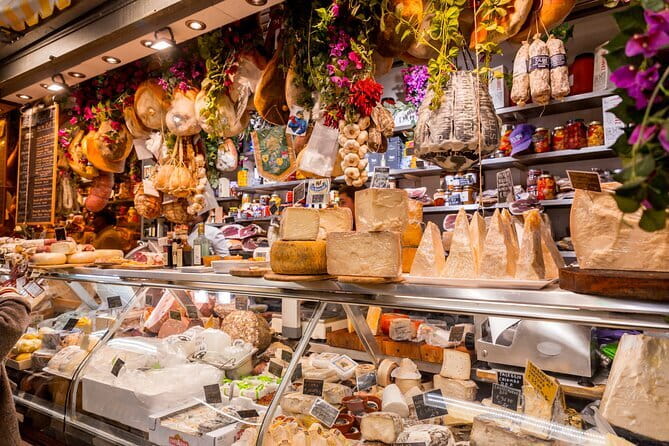 Walking Food Tour of Florence with Tastings and Wine - A walking route with room to breathe