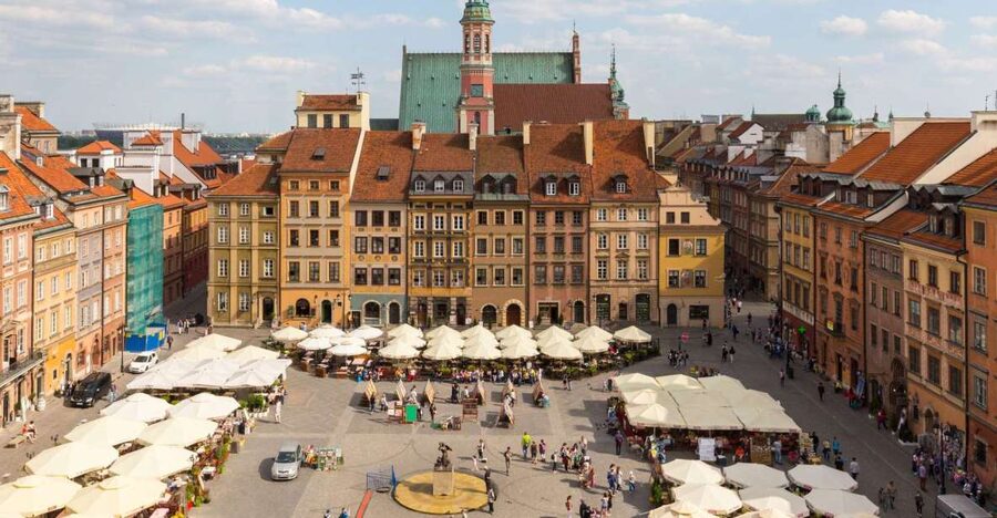Warsaw: Old Town Guided Walking Tour - Royal gardens and the former seat of power
