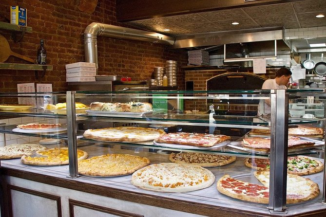 Williamsburg Food Tasting & Walking Tour - The neighborhood stories are half the tour