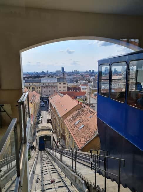 Zagreb: City and WWII Tunnels Walking Tour - Zrinjevac Park and the first sense of Zagreb