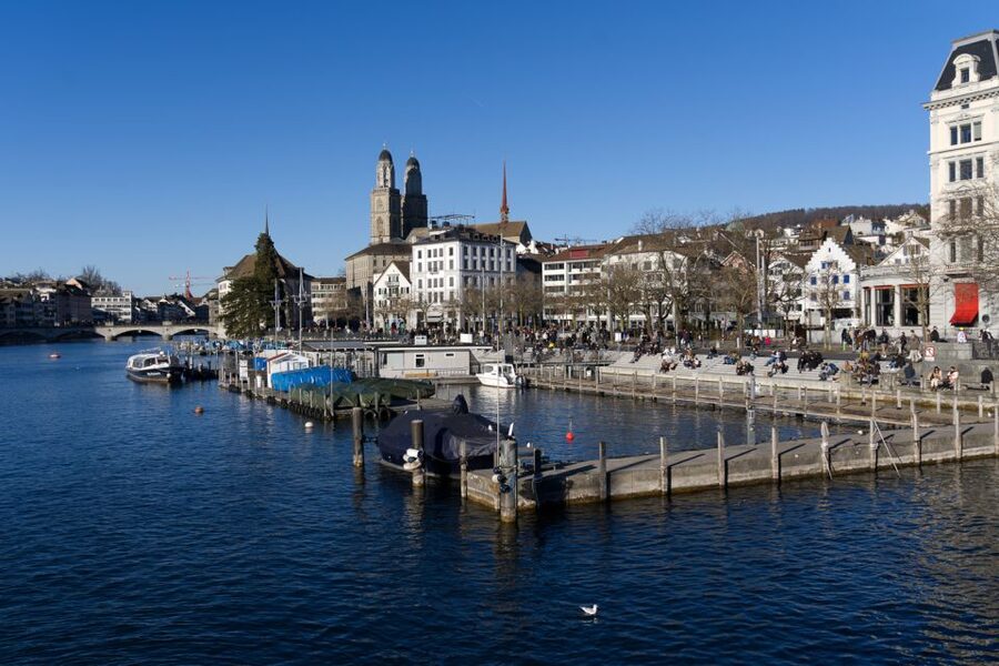 Zurich Old Town Walking Tour: 2-Hours - St. Peter’s, the Great Minster, and Fraumünster