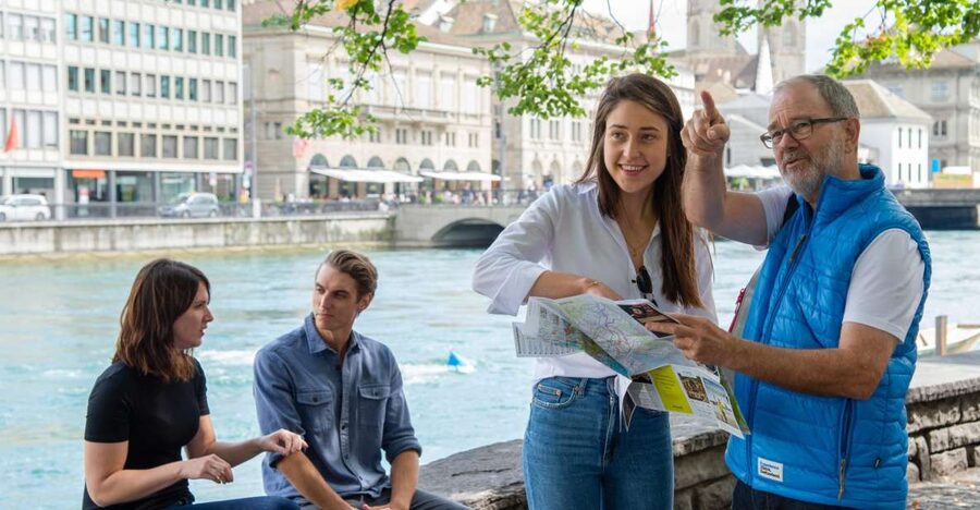Zurich Old Town Walking Tour: 2-Hours - Bahnhofstrasse and the change from modern Zurich to old Zurich